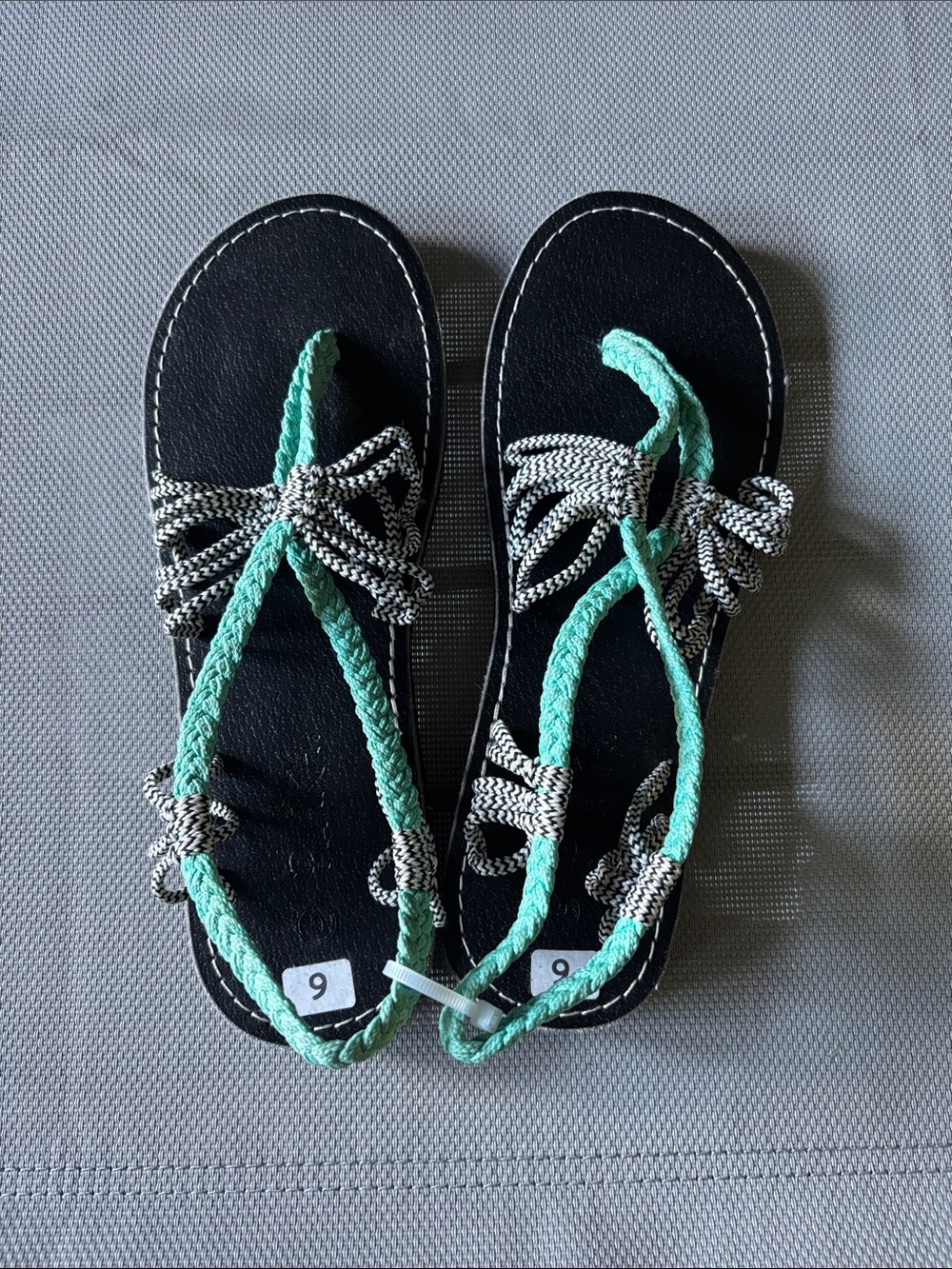 Plaka Women’s Mint Braided Rope Sandals sz 6- Black Footbed handmade NWOT